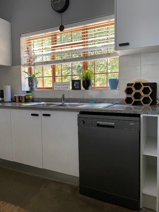 Вилла Cosy And Unique Family Retreat In Hout Bay Кейптаун Экстерьер фото