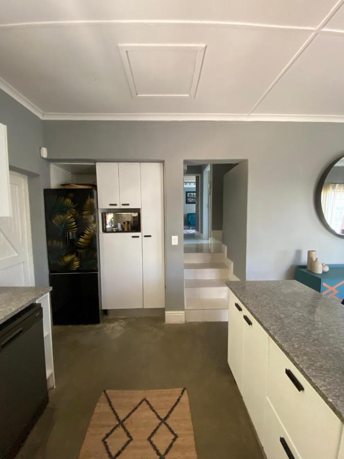 Вилла Cosy And Unique Family Retreat In Hout Bay Кейптаун Экстерьер фото